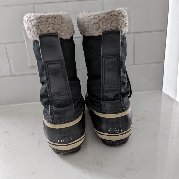 Sorel women winter boots size 6 - Picture 3 of 8